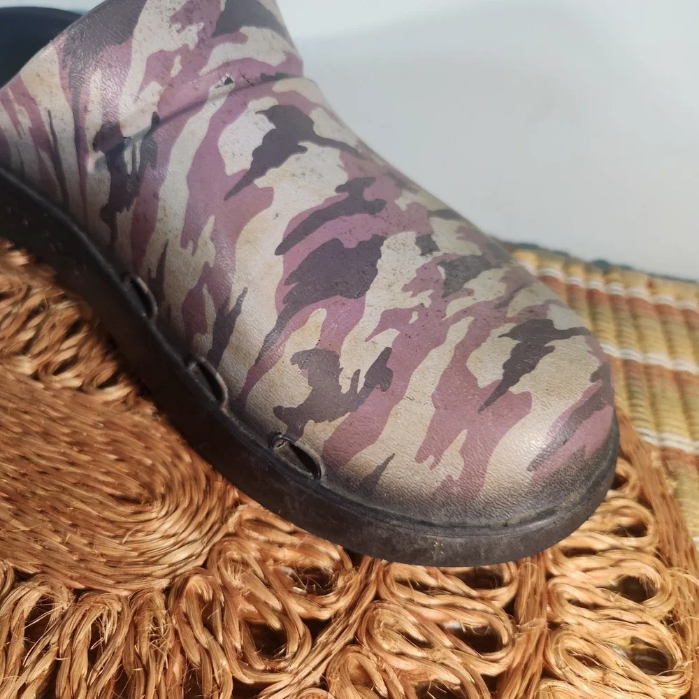 OOFOS OOcloog Camo Recovery Clogs M9 W11 EU42 Slip On Comfort Shoes Unisex